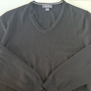 Brooks Brothers extra fine Italian Merino wool black long sleeve vneck sweater